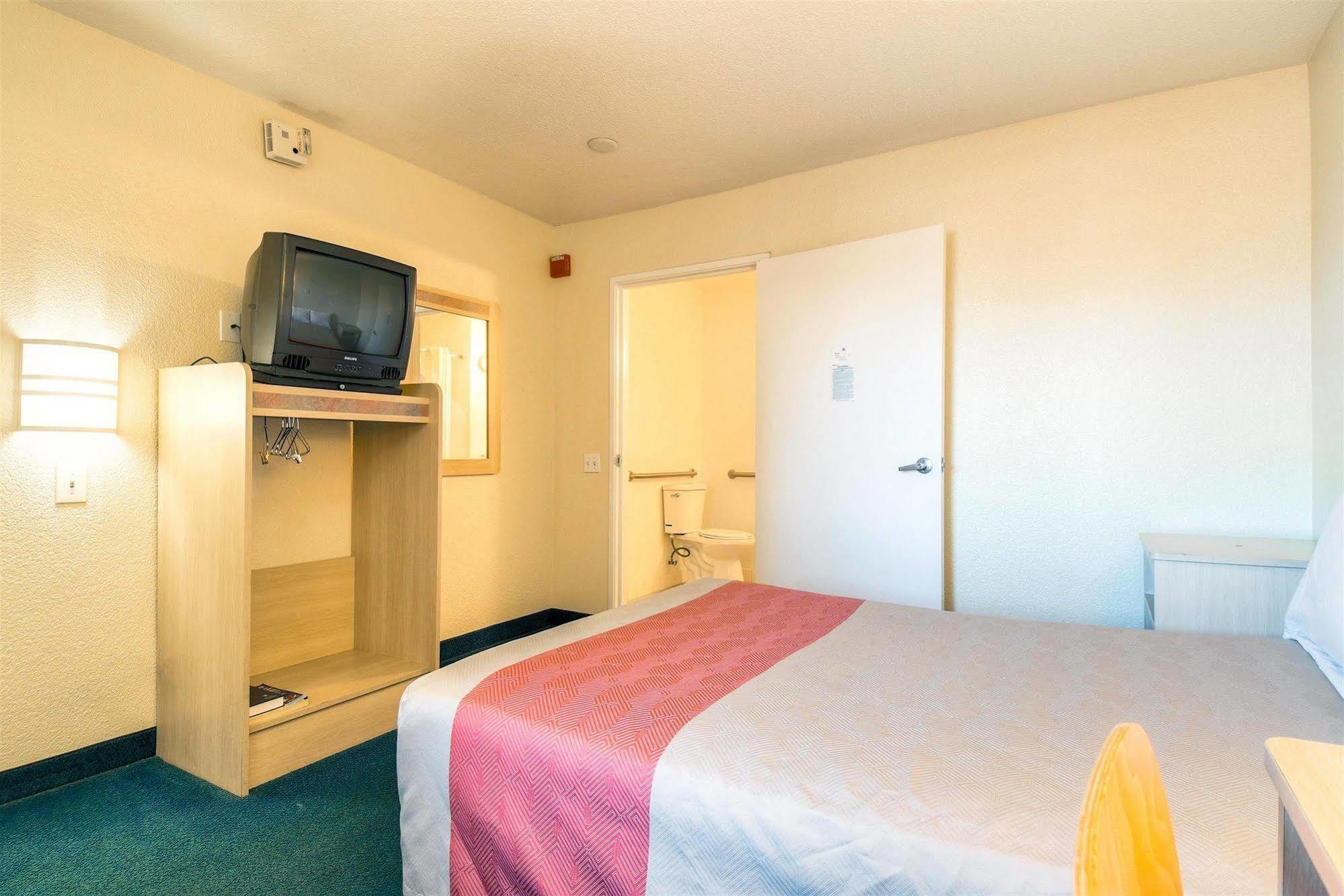 Motel 6-Fontana, Ca Dış mekan fotoğraf