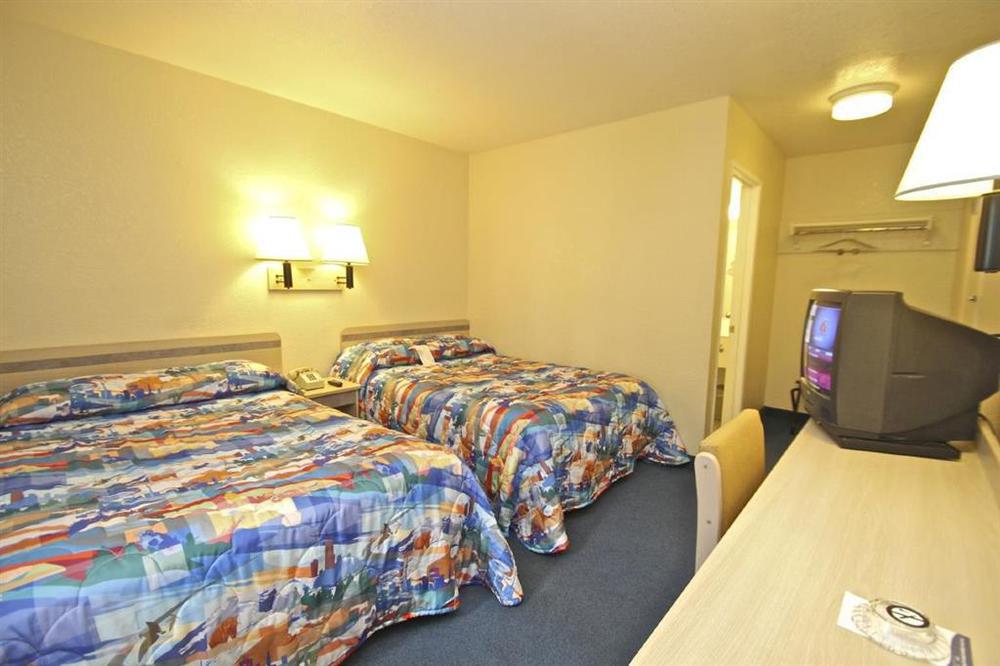 Motel 6-Fontana, Ca Oda fotoğraf