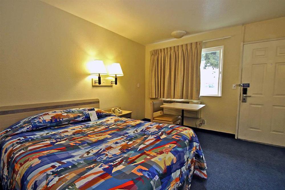 Motel 6-Fontana, Ca Oda fotoğraf